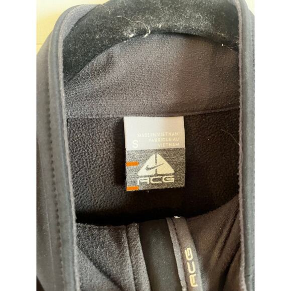 Nike ACG All Condition Gear Womens Small Black Softshell Jacket - Picture 4 of 7